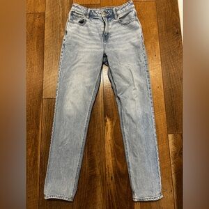 AE STRIGID mom Jean - size 2 - blue breeze